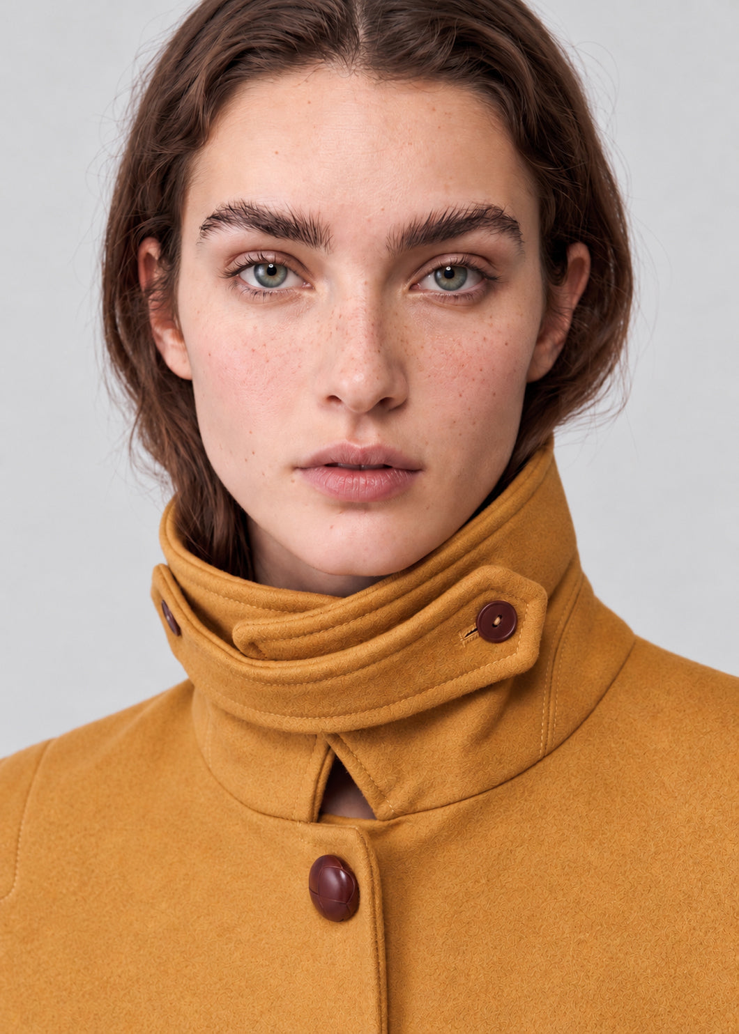 DETALLE CUELLO ISOBEL CAMEL