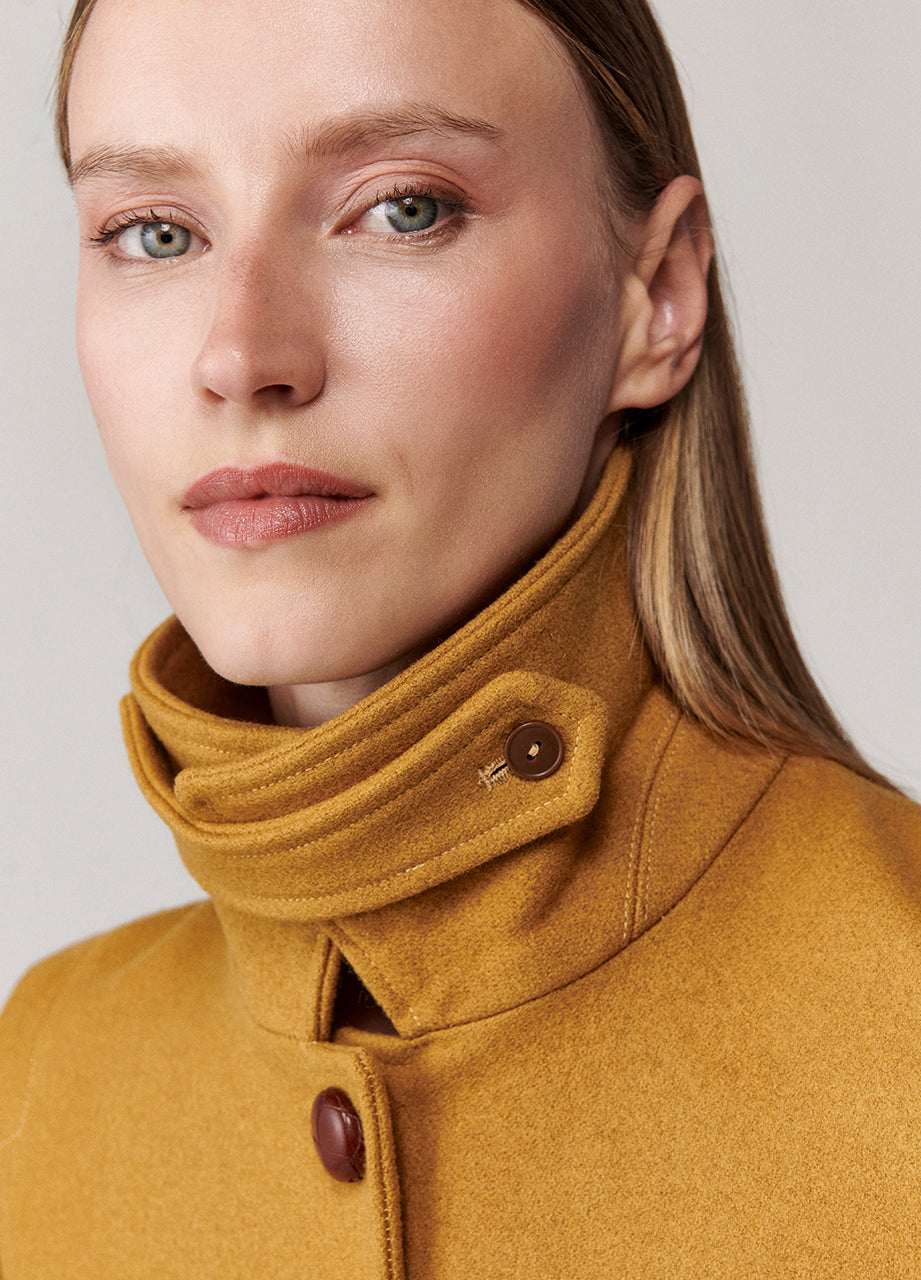 DETALLE CUELLO ISOBEL CAMEL
